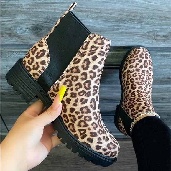 Soda Shoes - Leopard Boots